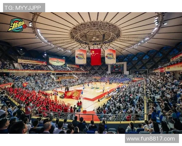 评足球明星颜值之美从球场到生活的多维度解析与比较