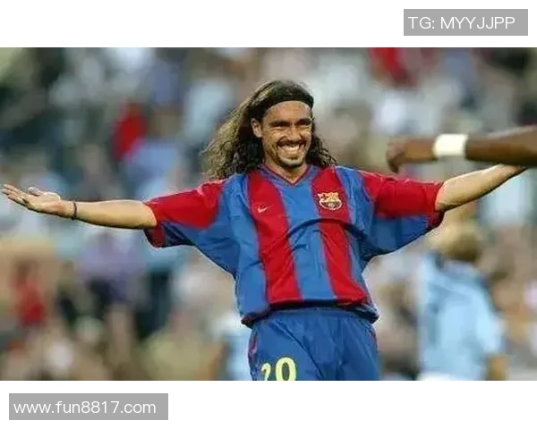 足球明星坐板凳的瞬间揭示了职业生涯背后的艰辛与坚持 足球明星坐板凳的瞬间揭示了职业生涯背后的艰辛与坚持